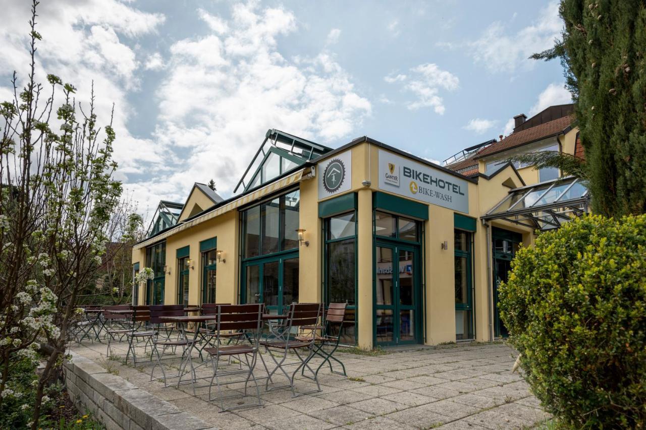 Bike- Und Ferienhotel Freiburg Merzhausen Exterior photo